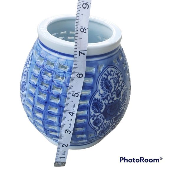 Blue and White Vase - Picture 2 of 7